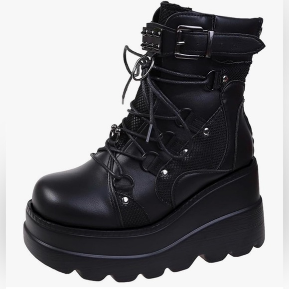 Black Platform Combat Boots – Studded Buckle & Lace-Up – Chunky Goth / Size W10 - Picture 1 of 8
